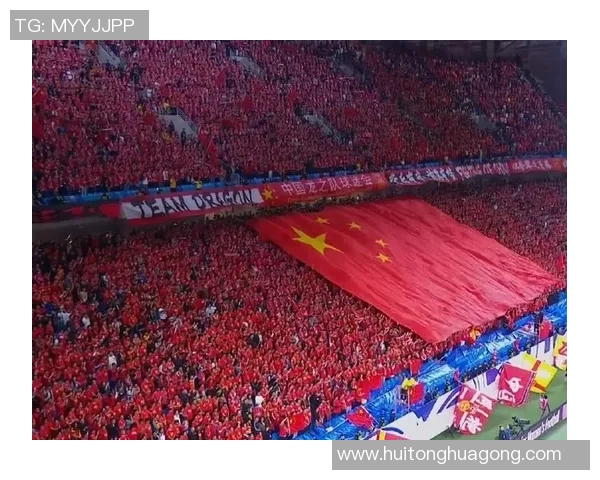 国足迎战韩国赛前奏响国歌激励士气展现团结精神