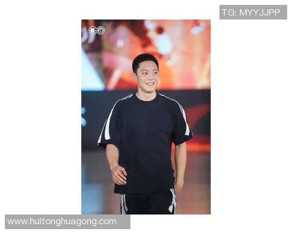 胡明轩:从青涩少年到篮球场上的璀璨明星之路 胡明轩:从青涩少年到篮球场上的璀璨明星之路