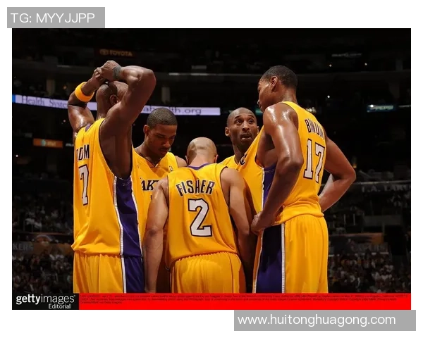 绿军与湖人再度交锋NBA经典对决引发球迷热议与期待