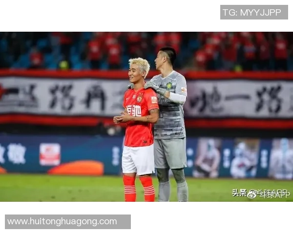 重温经典对决恒大与苏宁的巅峰对抗再度回顾 重温经典对决恒大与苏宁的巅峰对抗再度回顾