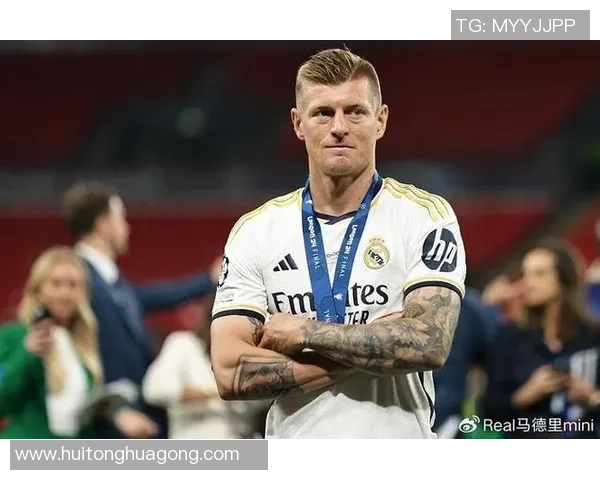 克罗斯：从中场指挥官到足球战术革新的引领者之路