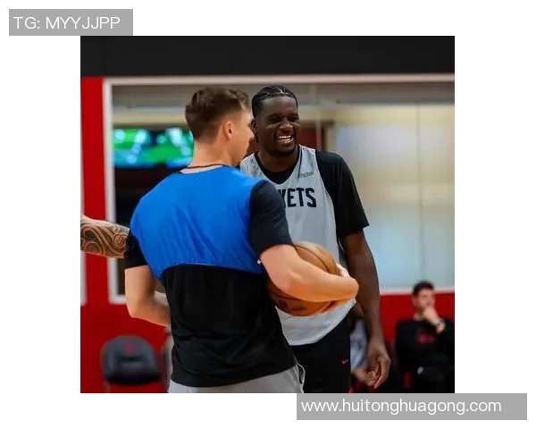 克林特卡佩拉：从默默无闻到NBA篮板王的奋斗之路与成就解析