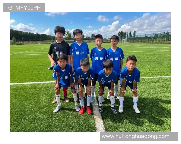 枥木SC迎战秋田蓝色闪电争夺胜利双方全力以赴展现足球魅力 枥木SC迎战秋田蓝色闪电争夺胜利双方全力以赴展现足球魅力