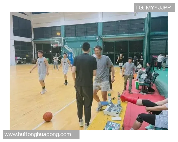 广州篮球队状态揭秘：从训练到比赛的全景观察与分析