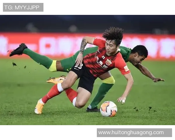 上海足球队荣登足球战术排行榜第五名引发热议分析战术优势与未来发展潜力 上海足球队荣登足球战术排行榜第五名引发热议分析战术优势与未来发展潜力